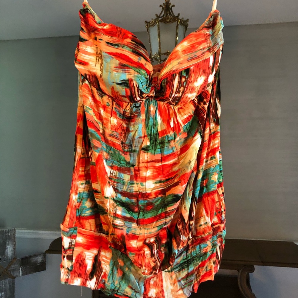 Multicolored strapless top